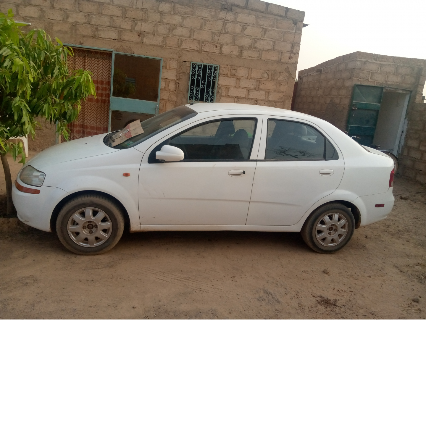 Véhicules Chevrolet aveo 2006 très bon état