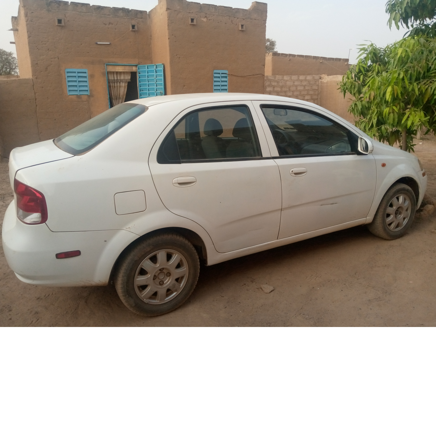 Véhicules Chevrolet aveo 2006 très bon état